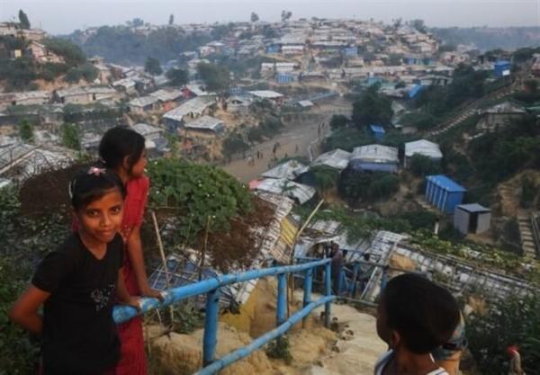 متواری شدن ده ها هزار نفر درپی آتش سوزی کمپ پناهجویان روهینگیا در بنگلادش