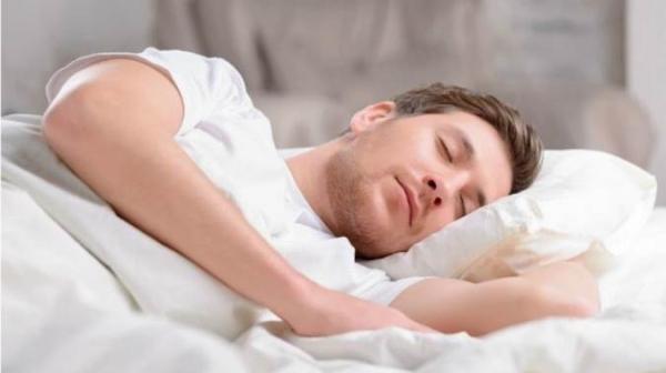 چرا قبل از زنگ زدن ساعت بیدار می شویم؟