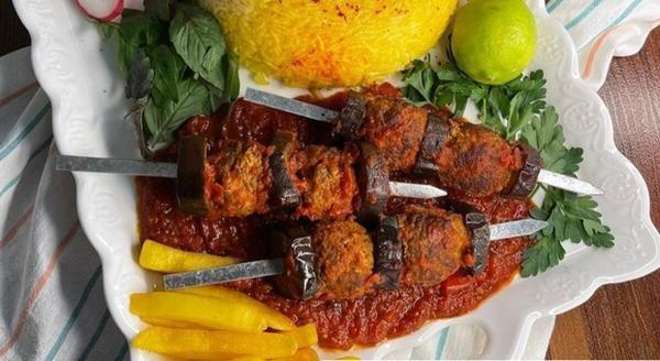 طرز تهیه کباب گوشت قلقلی با بادمجان سیخی