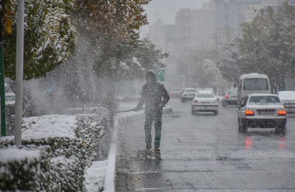برف راه ارتباطی 200 روستا در آذربایجان غربی را مسدود کرد