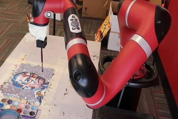 با فریدا ربات نقاش آشنا شوید!